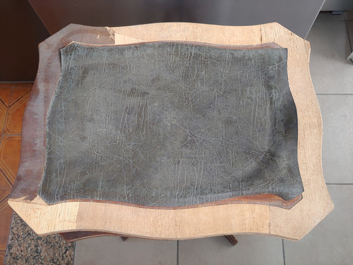 Antigua Mesita De Cedro 48 X 37cm Con Detalles Marrón (Usado)
