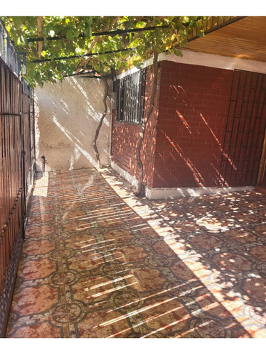 Casa En Venta En Cerrilos 4 Dormitorios 2 Baños 1 Estacion.
