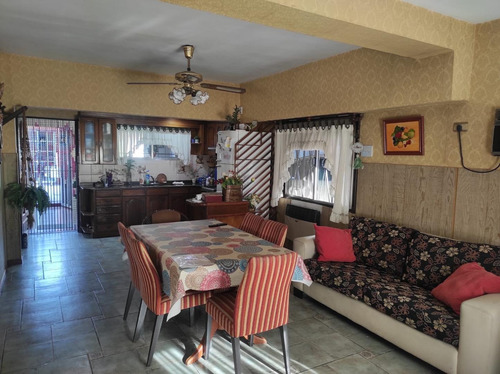Imagen 2 de 17 de Casa 4 Ambientes Con Pileta Patio Y Cochera