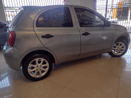 Nissan March 2017 1.6 16v S 5p