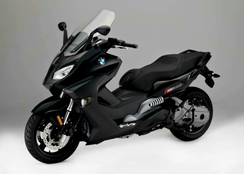 Maxi Scooter , 650 Cc, Automática Con Sus Servicios Al Dia