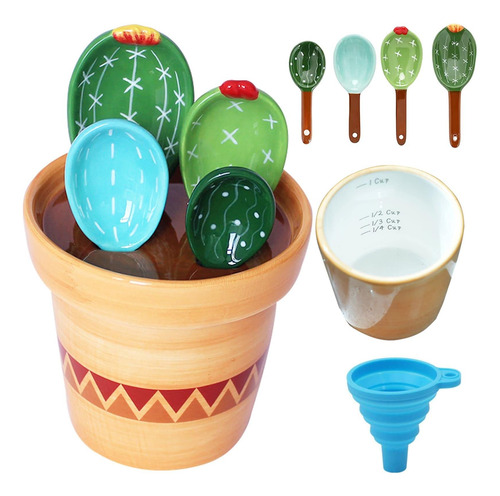 Cucharas De Medición De Cactus Colocados En Tazas De Y De De