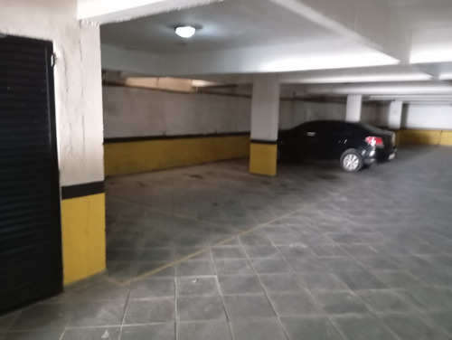 Box De Garagem Bairro Ocean Próximo A Praia