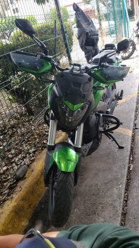 Dominar 400cc Bajaj Año 2023 Verde