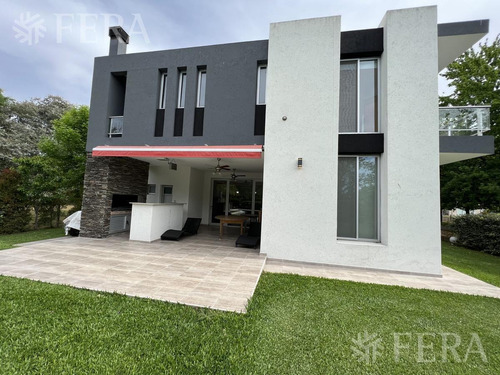 Imagen 24 de 24 de Venta Casa 6 Ambientes Con Jardín, Cochera, Galería Y Fondo Libre Con Piscina En Club Miralagos 1 (30692)
