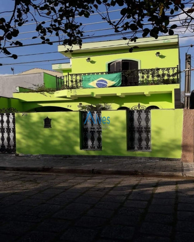 Imagem 1 de 30 de Sobrado Com 4 Dormitórios 1 Suíte Com Banheira Varanda Cozinha Com Armários 3 Banheiros Churrasqueira Coberta Com Árvores E 3 Vagas De Garagem Coberta - Ca00255 - 70018023
