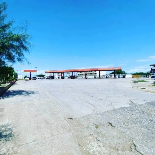 Imagen 3 de 26 de Leal Pérez Vende Bomba De Gasolina En Puerto Cabello