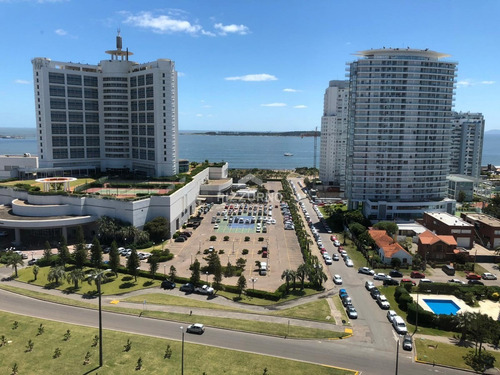 Departamento En Alquiler Zona Conrad- Ref: 193