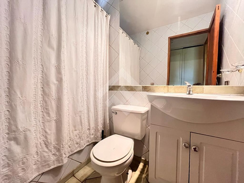 Casa En Venta De 4 Dorm. En Colina