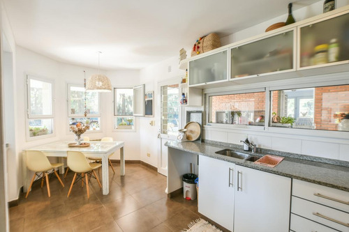 Imagen 13 de 30 de Casa De 3 Dormitorios En Venta Con Pileta Barrio Cerrado Aldea Fisherton