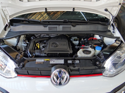 Imagem 4 de 8 de Volkswagen Up! 1.0 12v Tsi E-flex Cross Up! 2018