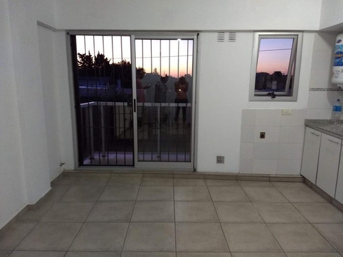 Imagen 7 de 14 de Departamento En Venta En Moron Sur