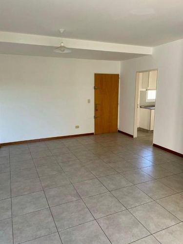 Imagen 3 de 11 de Venta - Departamento 3 Ambientes - Con Cochera - Muy Buen Estado - Villa Urquiza