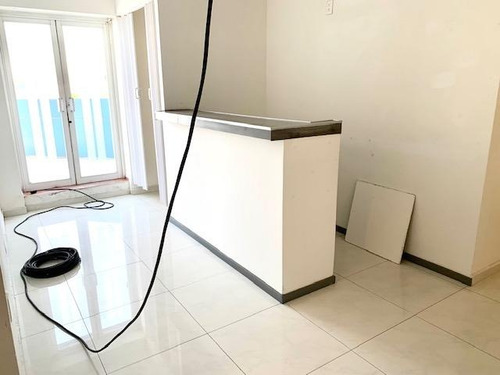 Interlomas, Rento Amplia Oficina De 127m2 Más Una Amplia Terraza Privada, 5 Privados, Sala De Juntas, 3 Estacionamientos. El Edificio Cuenta Con Circuito Cerrado, Control De Acceso Y Vigilancia 24 Ho