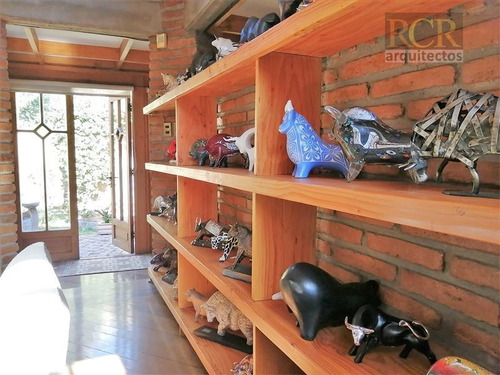 Casa En Venta De 6 Dorm. En La Reina