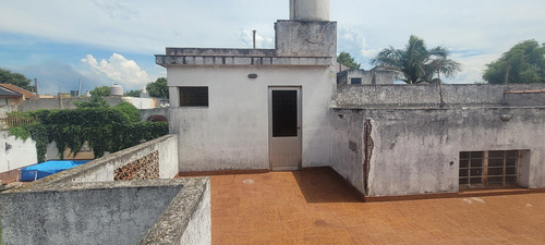 Venta En Block, Casa De 5 Ambiente + Galpón De Loza