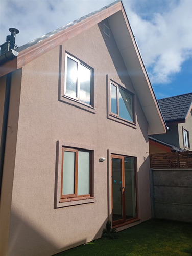 Casa En Venta De 4 Dorm. En Concepción