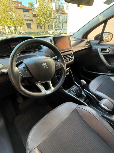 Peugeot 2008 1.6 Feline am20