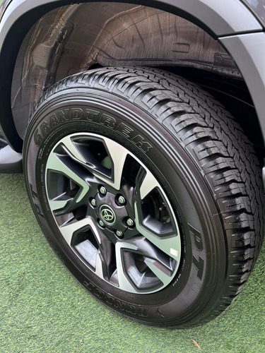 Toyota Fortuner Srx V6