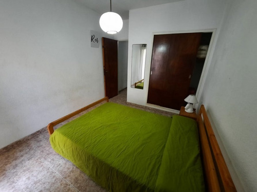 Imagen 9 de 12 de Amplio Departamento Dos Ambientes En Planta Baja Con Patio
