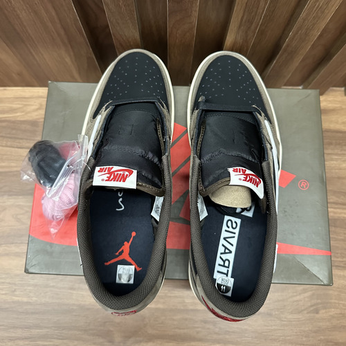 Air Jordan 1 Low Travis Scott Mocha 43 (Usado)
