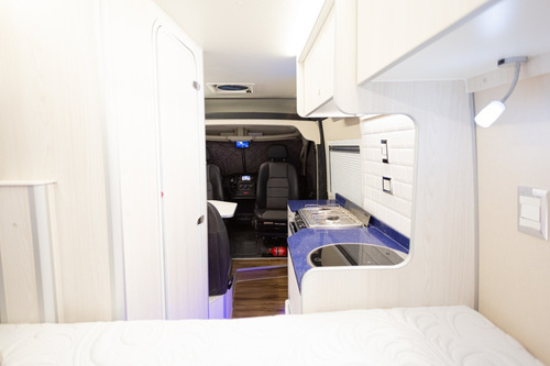 Equipamiento Zafiro Imperio Motorhome Sprinter Mercedes Benz