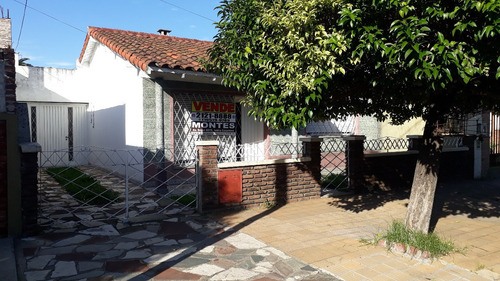 Imagen 1 de 11 de Casa Venta Isidro Casanova