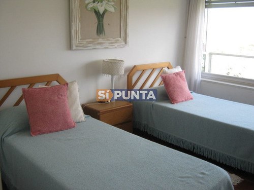 Imagen 7 de 11 de Apartamento En Brava, 3 Dormitorios *