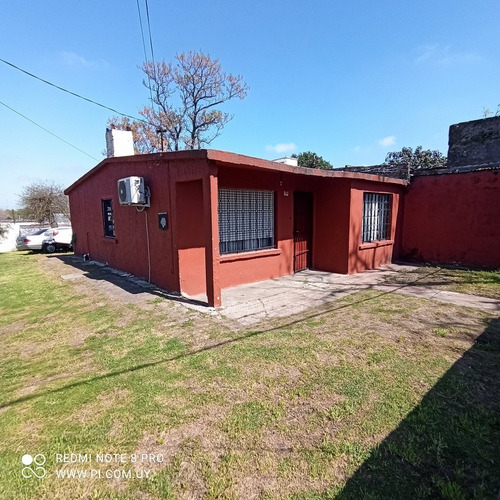 Imagen 1 de 14 de Venta Casa En La Teja De 2 Dormitorios Y Gran Jardín.