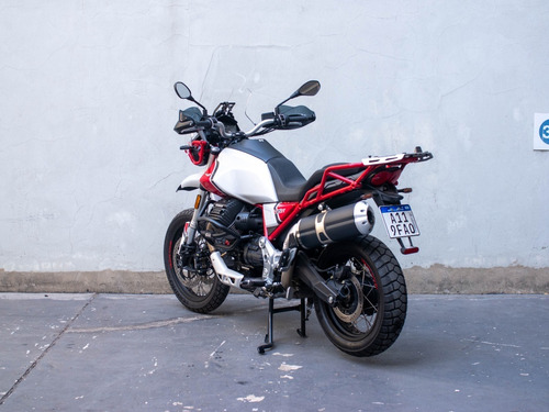 Imagen 2 de 25 de Moto Guzzi V85tt - Usado Con Accesorios