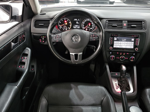 Volkswagen Jetta 2.0 COMFORTLINE FLEX 4P TIPTRONIC