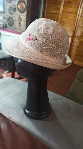 Gorra Sombrerito Hilo Tramado Blanco Con Bordadito Va Para M (Usado)