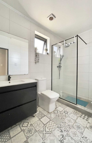 Casa Con 5.000 M2 De Terreno Con Piscina (82768)