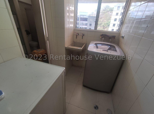 Ms: 25-12508. En Venta Amplio Apartamento En Colinas De Valle Arriba, A= 174 M2, 3h, 4b, 4p.