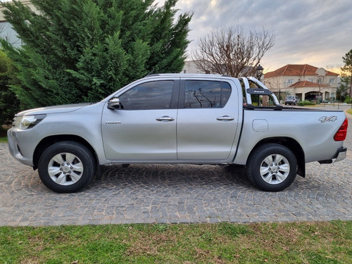 Imagen 2 de 16 de Toyota Hilux