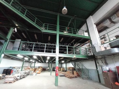 Edificio De Tres Nivelesen Venta Zona Castillito San Diego Carabobo Leida Falcon Lf24-10605