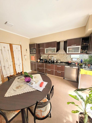 Imagen 18 de 30 de Excelente Triplex Con Cochera, Jardin Y Pileta !!! - Almagro