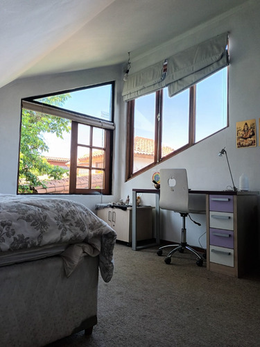 Excelente Casa Simon Gonzalez-ossandon