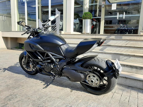 Imagem 3 de 8 de Ducati Diavel Dark