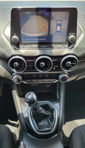 Nissan Sentra 2.0 Advance Mt