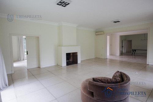 Casa De 5 Dormitorios En Venta- Lote De 2400m2 - Teresa Urdapilleta Propiedades