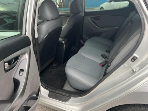 Imagem 9 de 16 de Hyundai Elantra 1.8 16v Gls Aut. 4p