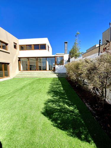 Hermosa Casa En Avenida Blanca Estela Concón