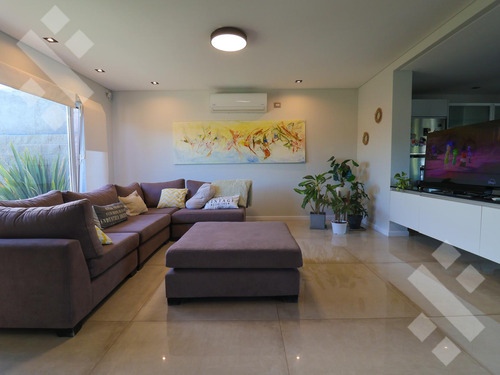 Venta Casa 4 Dorm Bª Confluencia Rural