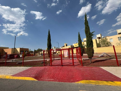 Casa Sola, Amplia ,en Renta, De 2 Niveles,de 2 Recamaras, 2 1/2 Baños, 2 Estacionamientos, Terraza Con Pérgola, Amenidades, Fraccionamiento Real Madeira Fase Iv, Pachuca De Soto, Hidalgo