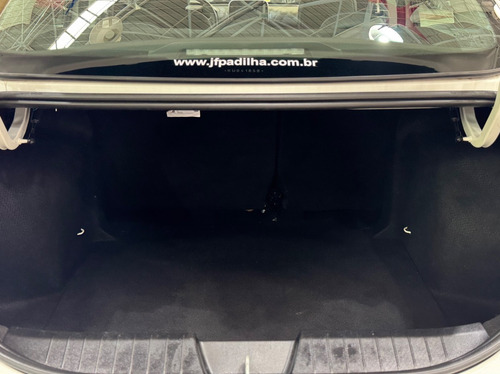 Fiat Cronos 1.8 Precision 16v Flex 4p
