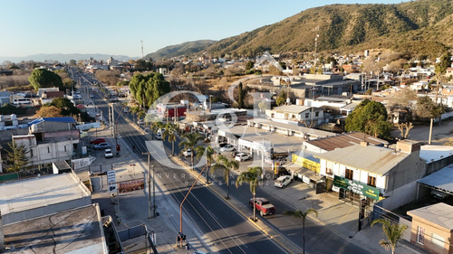 Venta Gran Propiedad: 2 Locales + 2 Galpones + Departamento