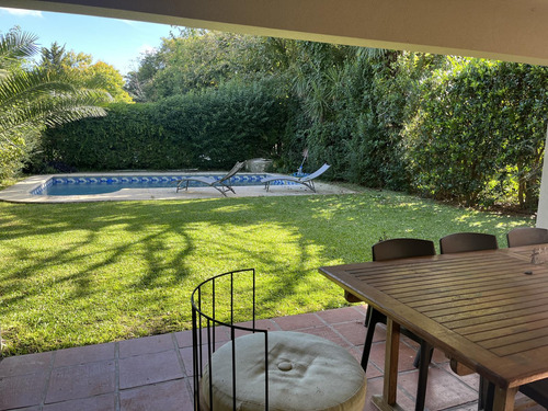 Casa En  Alquiler Con Muebles En Aranzazu