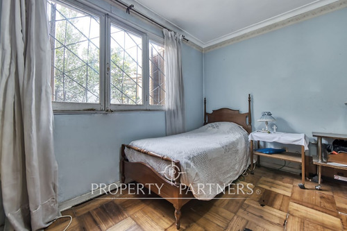 Casa En Venta En Ñuñoa. Preciosa Casa Al Lado Del ...