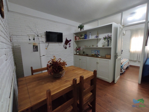 Imagen 1 de 8 de Vendo Apartamento De 2 Dormitorios. Playa Brava, Punta Del Este. - Punta Del Este Brava
